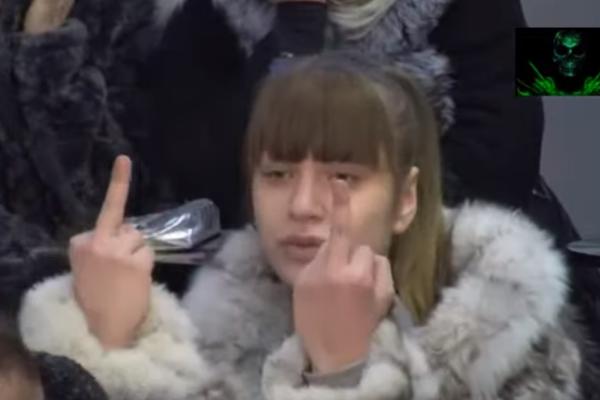 OVO NIKO NIJE PRIMETIO! SVI SU PREĆUTALI SKANDAL NA ZADRUGOVIZIJI: Miljana pokazivala SREDNJI PRST Dušici