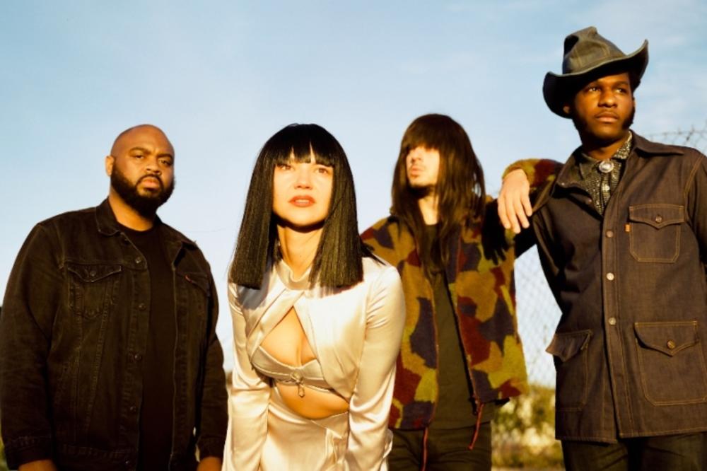 Khruangbin objavili prelepi spoj country rocka i soula - Texas Sun sa Leonom Bridgesom na vokalu