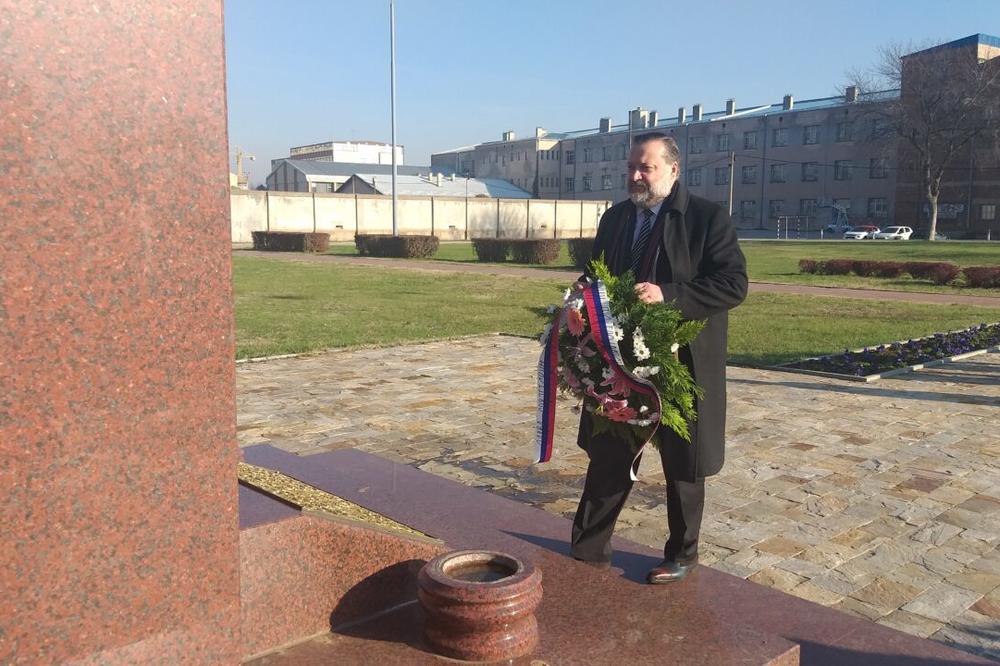 RUSKI PARLAMENTARAC U  NIŠU: Položio venac ruskim borcima!