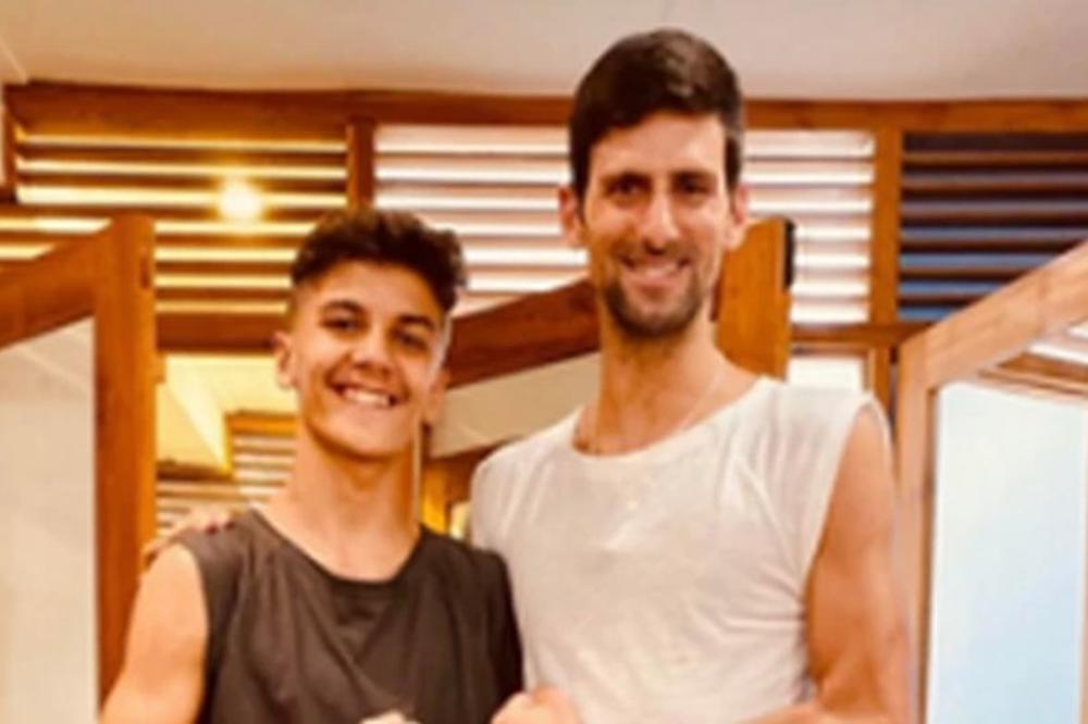 NOVAK ĐOKOVIĆ SE NAŠAO USRED INDONEŽANSKE DŽUNGLE: Ali i tamo je naleteo na Srbina koji tu ide u školu!