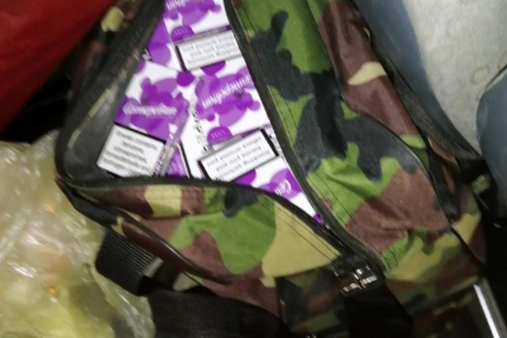 SRPSKI CARINICI U MERCEDESU SU NAŠLI MASKIRNU TORBU! Unutra je bio VREDAN TOVAR, A ISPOD JAKNE... (FOTO)