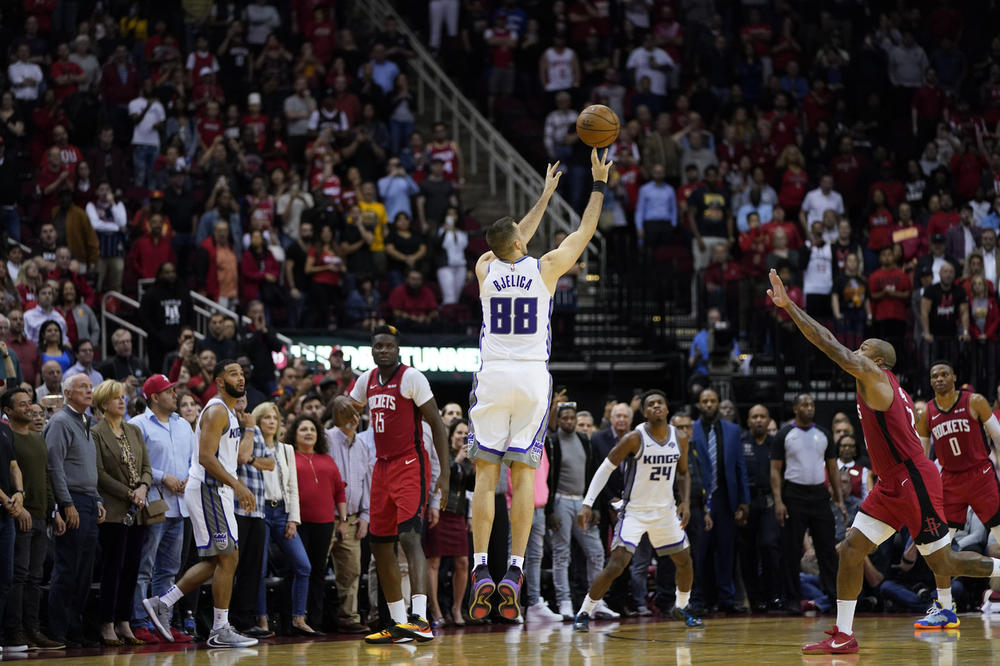 BJELICA TROJKOM IZ BLOKOVA ZAKOPAO HJUSTON! Srbin heroj Sakramenta! (VIDEO)