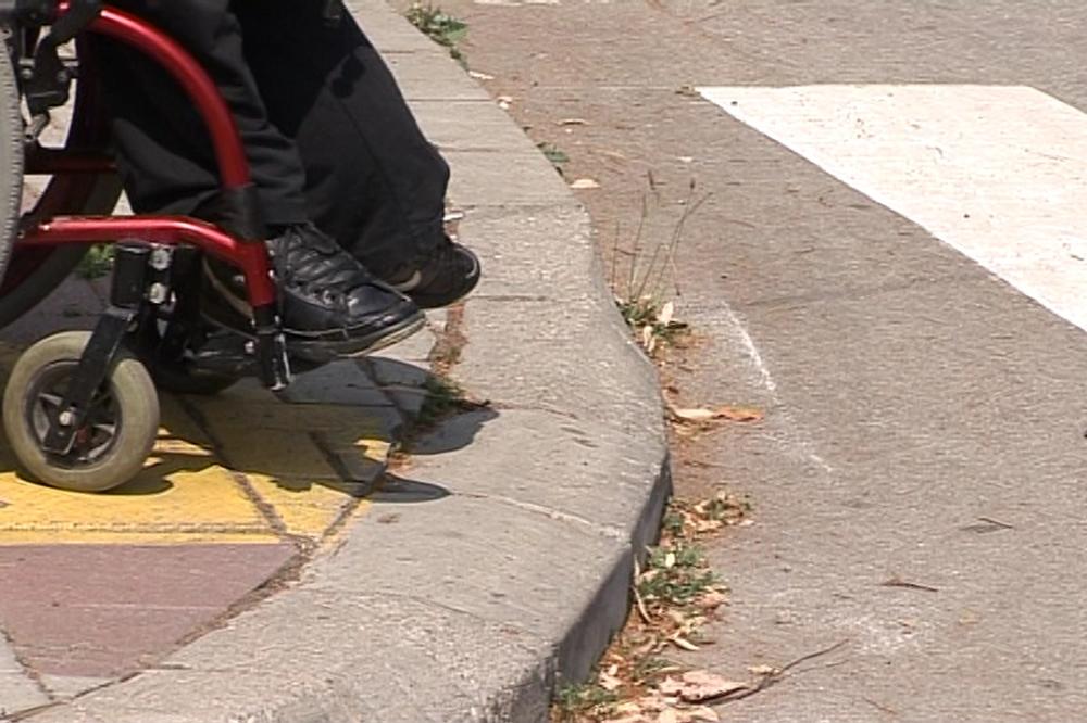 SVE O IZNOSU KOJI DOBIJAJU PRIMAOCI TUĐE NEGE I POMOĆI: Evo kolika CIFRA je u pitanju!