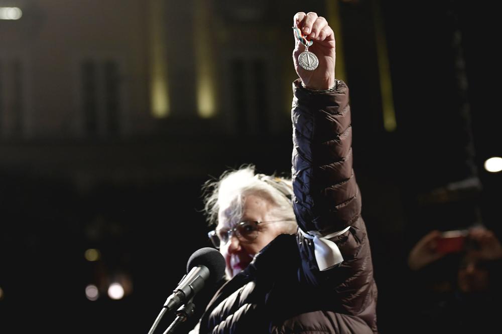 SVE JE VELIKA PREVARA? Pojavio se DOKAZ da Šveđanka koja je vratila Nobela nikada nije ni dobila tu nagradu (FOTO)