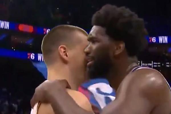 ISPRIČALI SE KAO NAJROĐENIJI: Dok druge NBA centre proziva i provocira, Embid je sa Jokićem kao brat!