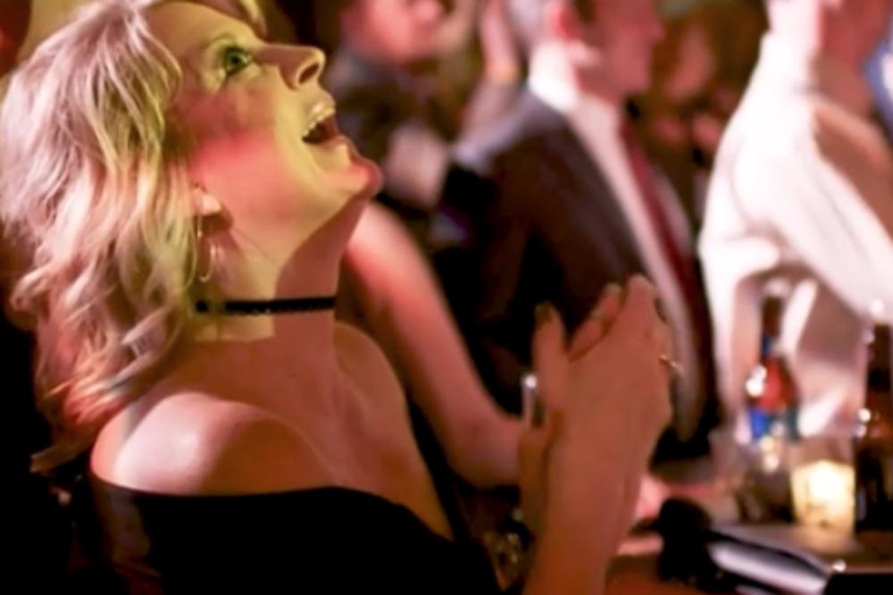 ONO ŠTO SE DESILO OVIM RADNICIMA JE SAN SVAKOG ZAPOSLENOG: Na božićnoj zabavi dobili koverte, a u njima ŠOK!