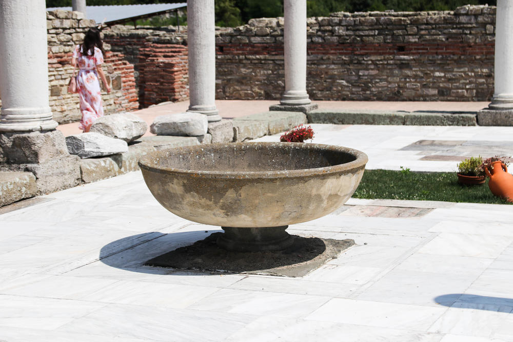 PROŠETALI SMO ZIDINAMA ČUVENE FELIKS ROMULIJANE: Vratili smo se u vreme kada su Srbijom hodili RIMLJANI