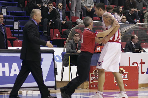 GUROVIĆEVA KARIJERA JE PROŽETA INCIDENTIMA: Pljunuo sudiju, gađao navijača i pesnicama istukao protivnika!