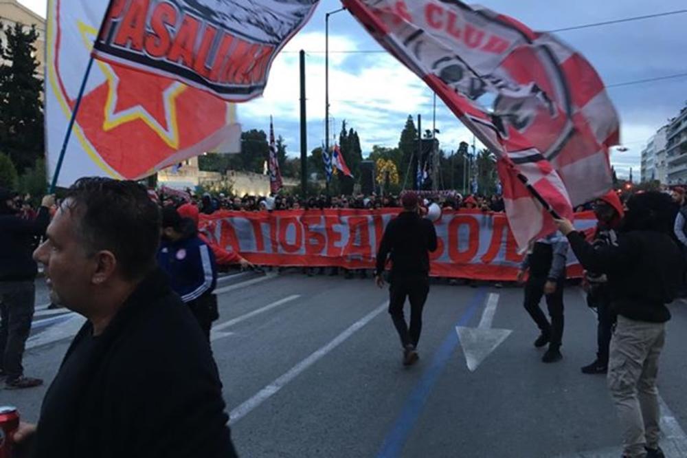 ZBOG OVOGA JE PRIJATELJSTVO DELIJA I GEJT 7 POSEBNO: Zajedno su prošetali gradom transparent sa divnom porukom!