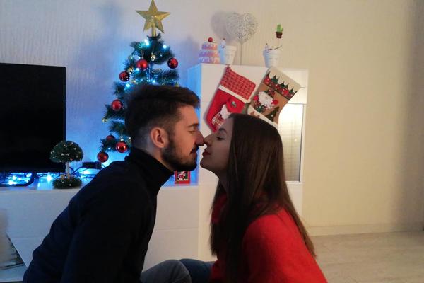 ZAPROSIO JU JE POSLE SAMO TRI MESECA VEZE: Počeli su da žive zajedno, a ovo je sada njihovo ljubavno gnezdo! (FOTO)