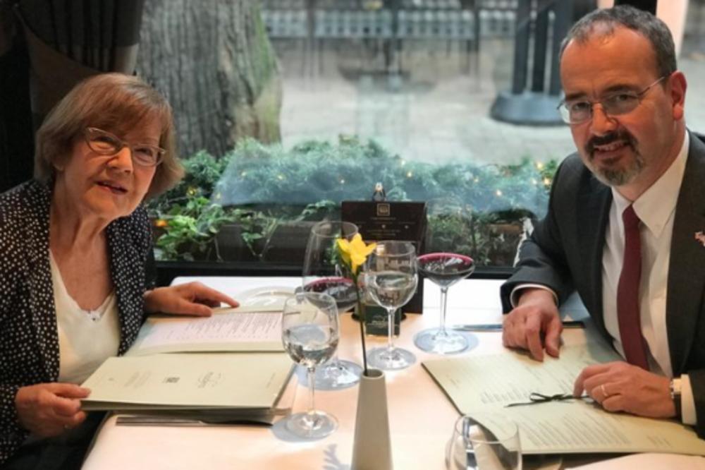 POMIRILI SE UZ RUČAK! Američki ambasador pozvao Vesnu Pešić u restoran, ona rekla DA!