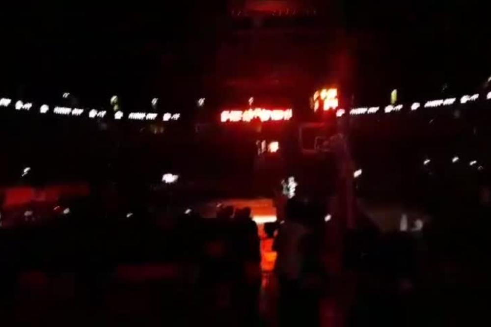 ZVEZDAŠI UDARILI JAKO NA HRVATA: Perasović brutalno izvređan u Areni!