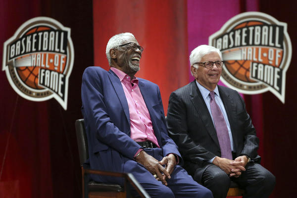 SRUŠIO SE USRED RESTORANA: Veliki udarac za NBA košarku, odmah su ga odveli na operacioni sto!