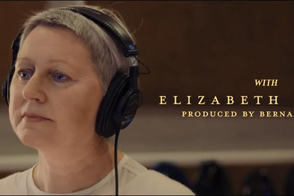 Elizabeth Fraser (Cocteau Twins) i Sam Lee snimili prelepi duet "The Moon Shines Bright"