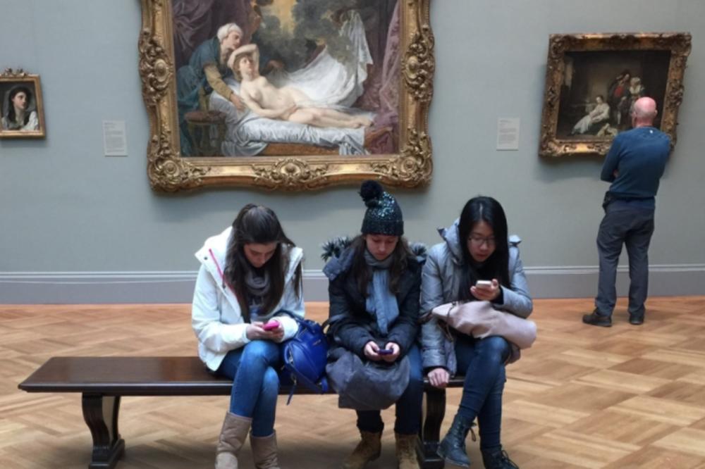 ŠTA SA OVOM SLIKOM NIJE KAKO TREBA? Na internetu se vodi opšti rat, na čijoj ste strani? (FOTO)