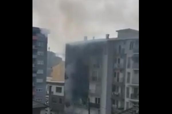 HOROR! PUKLA PLINSKA BOCA U ZGRADI: Mladić počeo da GORI! (VIDEO)