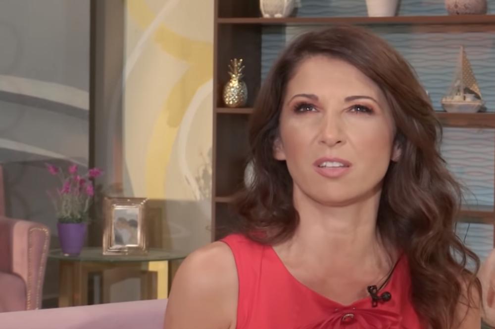 NAŠA POPULARNA VODITELJKA IZBACILA FOTKU IZ TERETANE: Zbog ove slike Sanju Marinković zovu ŽENA OD GUME (FOTO)