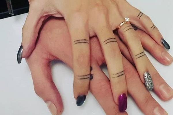 POKUŠALA DA SE UBIJE, PA OSTALA BEZ OCA, A SADA POKAZALA VERENIČKI PRSTEN: Udaje se naša poznata pevačica (FOTO)