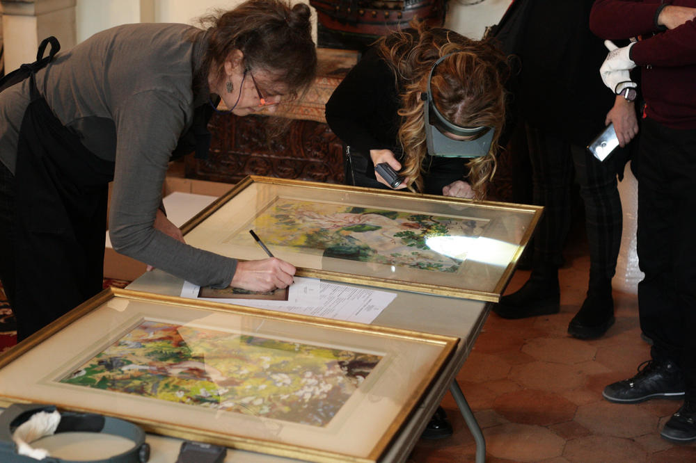 SVI PONUĐENI PREDMETI OTIŠLI: Privatna kolekcija umetnika Kristra prodata za osam miliona evra