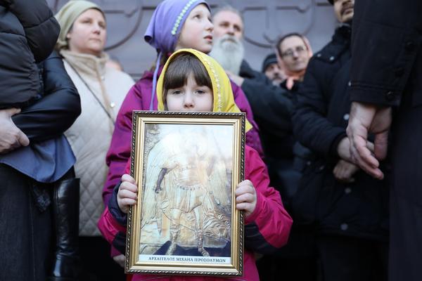 ĐAKON GORAN ZAPRETIO LJUDIMA KOJI BRANE IGUMANIJU KOJU HOĆE DA IZBACE! Svi ćete dobiti ZABRANU PRIĆEŠĆA! (UŽIVO)