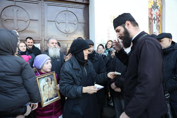 PLAŠE SE IGUMANIJINOG BLAGOSLOVA: Nepoznati detalji DRAME u manastiru koji čuva OSTATKE PATRIJARHA PAVLA!