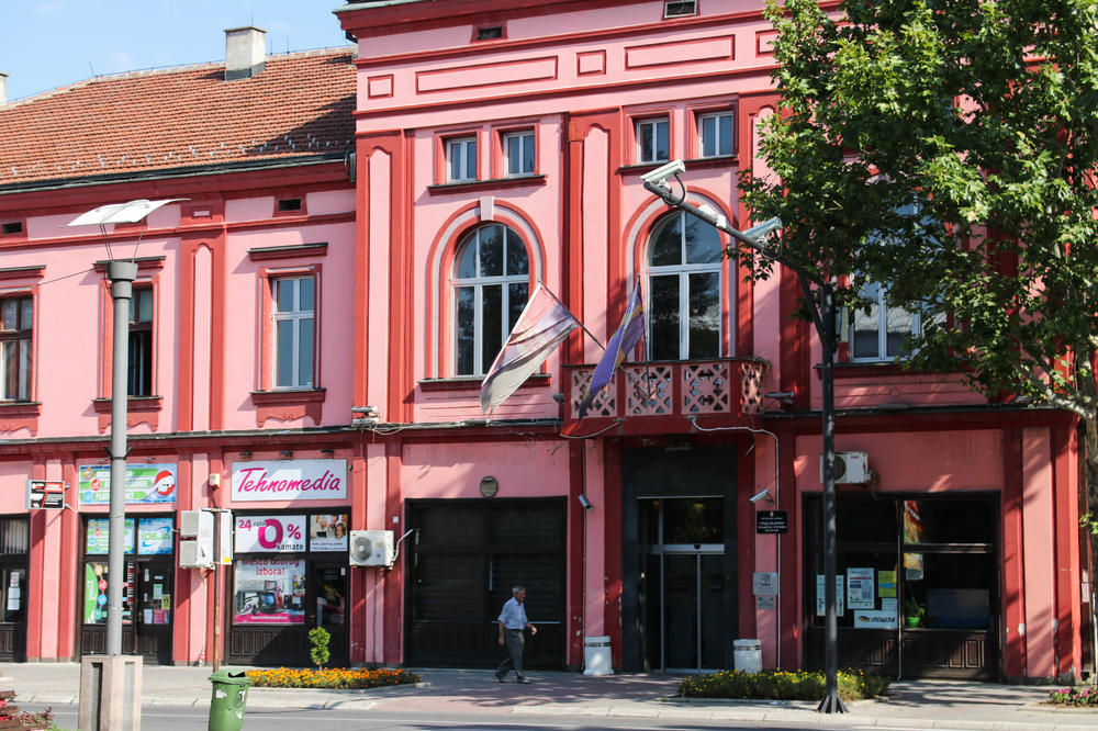 GRADONAČELNIK RAZGOVARAO SA GRAĐANIMA ZAJEČARA: Njihovi problemi najviše su vezani za imovinsko-pravne odnose!