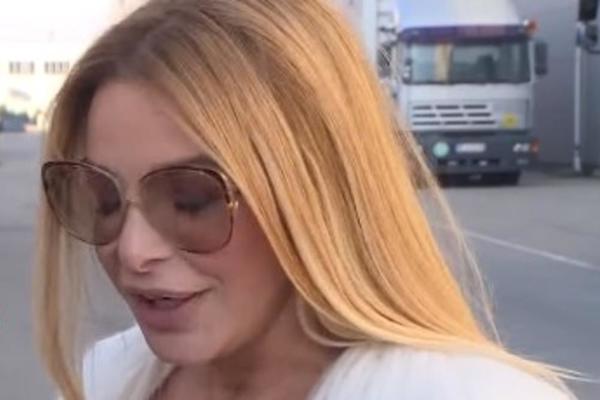 IZGUBILA SAM MAMU: Gledaoci emisije zatečeni, pevačica stala pred kamere U BOLNOM TRENUTKU, sve SNIMLJENO