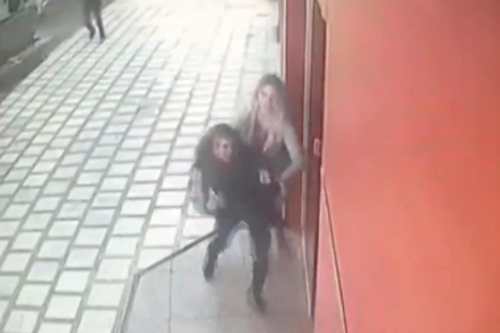 IZAŠLE SU IZ LOKALA, NE ZNAJUĆI ŠTA IH ČEKA: Jedna devojka je ubrzo UMRLA na stravičan način (VIDEO)
