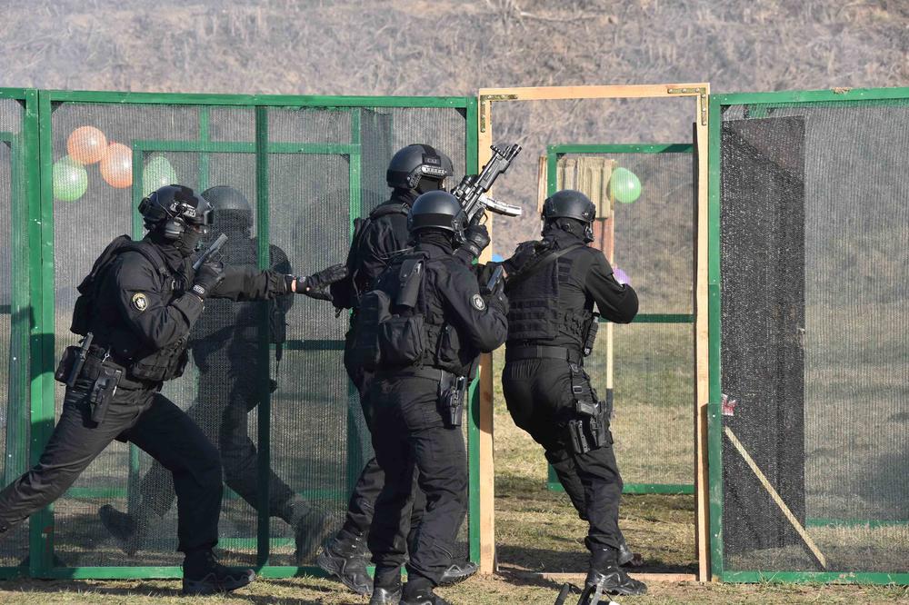 NA STRELIŠTU SPECIJALNE ANTITERORISTIČKE JEDINICE TEŠKO RANJEN PRIPADNIK ŽANDARMERIJE: Kolega ga upucao slučajno?
