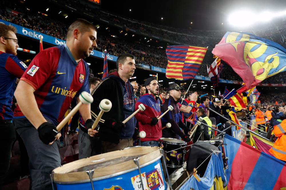 ĆAVI PREDSTAVIO NOVI DRES BARSELONE, OVAKAV NIKAD NISU NOSILI: Navijači su oduševljeni! (FOTO)