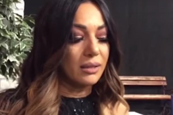 POTRESNO! JADRANKA BARJAKTAREVIĆ U JAVNOSTI PRVI PUT NAKON SMRTI OCA: Slomljena stoji pred kamerama (VIDEO)