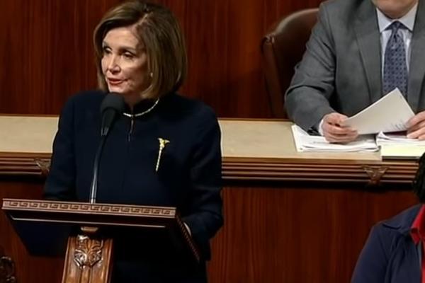 OBAVEZNO NOŠENJE MASKE NE VAŽI ZA POLITIČARE! NENSI PELOSI je PREVRŠILA svaku MERU!