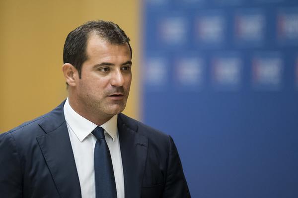 DETALJI STANKOVIĆEVOG UGOVORA U ZVEZDI: Posle ovoga je jasno koliko poverenje imaju u njega!