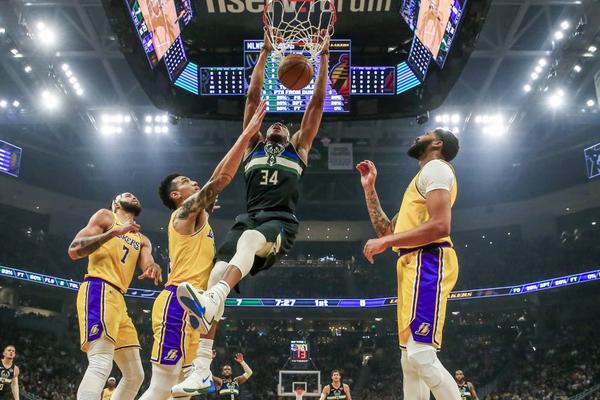 KAKVI DERBIJI U NBA: MVP Adetokumbo jači od dua Lebron-Dejvis! Hjuston se vratio sa -16 protiv Klipersa!