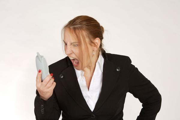 PRODAVCI VIŠE NEĆE SMETI DA VAS ZOVU TELEFONOM: Upornim i nasrtljivim trgovcima je odzvonilo!