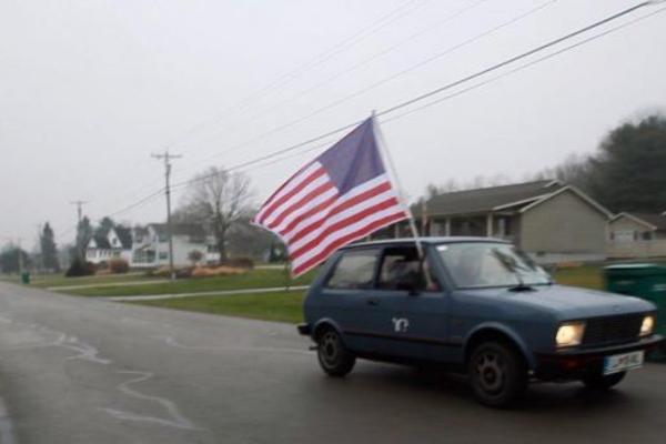 Jugom 45 iz Kragujevca u Njujork: umetničko-istraživački poduhvat "Projekt Y?" četvoro slovenačkih umetnika