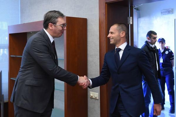 VUČIĆ SE SREO SA ČEFERINOM NA AERODROMU: Predsednik UEFA dao komentar na izbor Dejana Stankovića za trenera Zvezde!