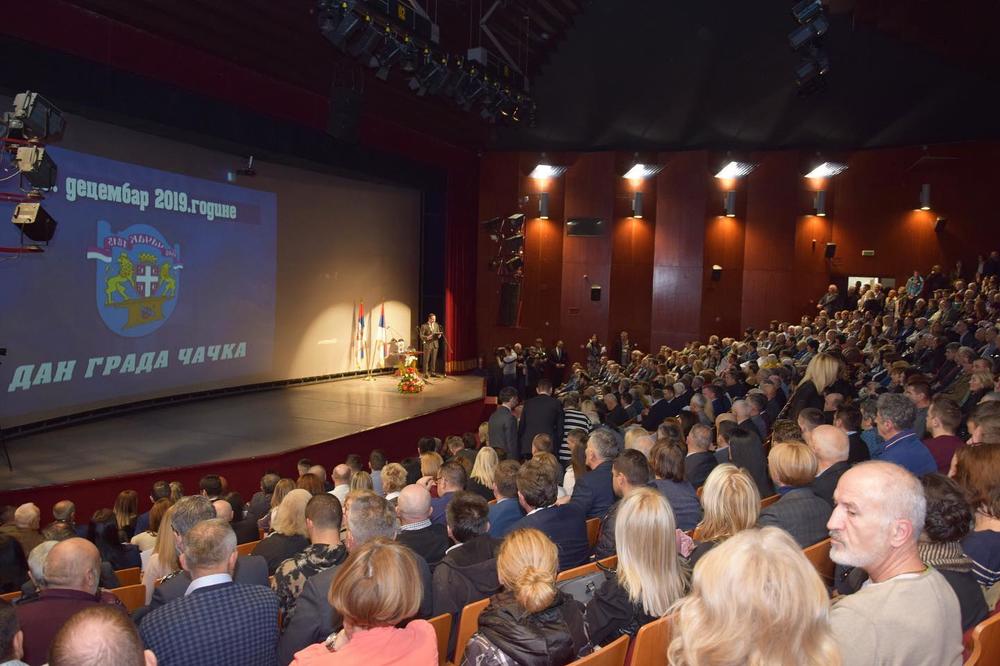 SVEČANA SEDNICA POVODOM DANA GRADA ČAČKA: Uručena i najviša priznanja!