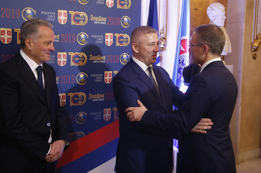 DOK SE DRUGI SPREMAJU ZA EURO, U FSS-u BESNI BORBA ZA FOTELJE: Na čiju će stranu stati država (ako reaguje)?