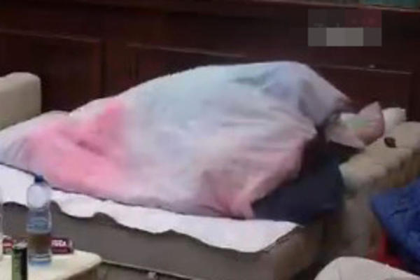 MILJANA OPET IMALA ZORNJAK! Svi su primetili da ovo uvek radi dok imaju ODNOS! (VIDEO)