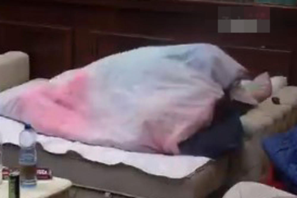 MILJANA OPET IMALA ZORNJAK! Svi su primetili da ovo uvek radi dok imaju ODNOS! (VIDEO)