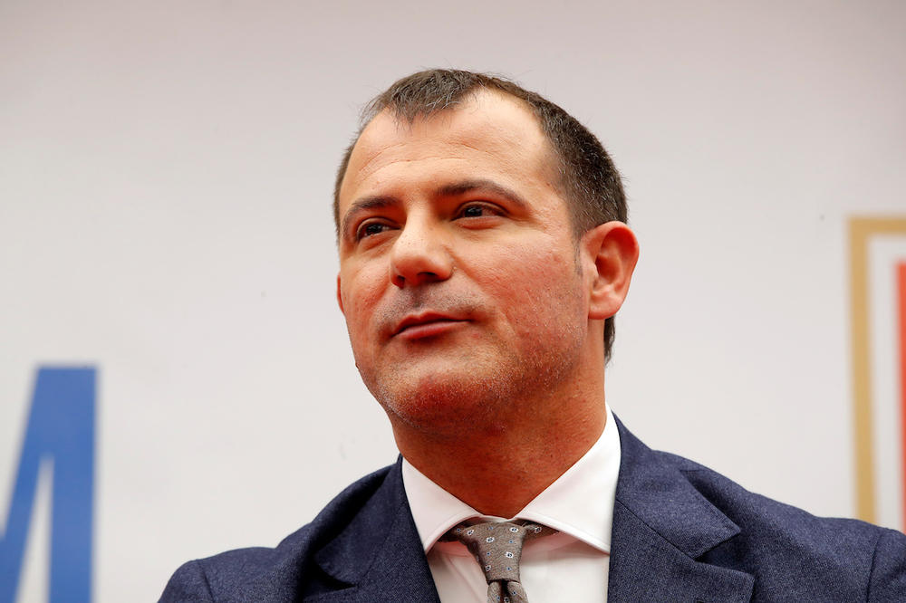 OVAKO IZGLEDA DEKIJEVA ZVEZDA: Pojavio se snimak najzanimljivijih detalja sa meča sa Arisom!