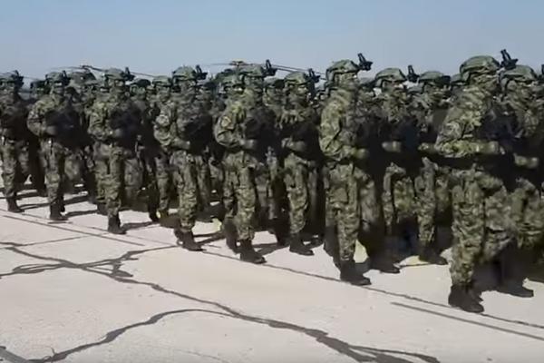 KO BUDE SLUŽIO VOJSKU, PRIMAĆE I PLATU: Prvi vojnici možda 2022, vojni rok bi NAJKRAĆE MOGAO DA TRAJE 4 MESECA!