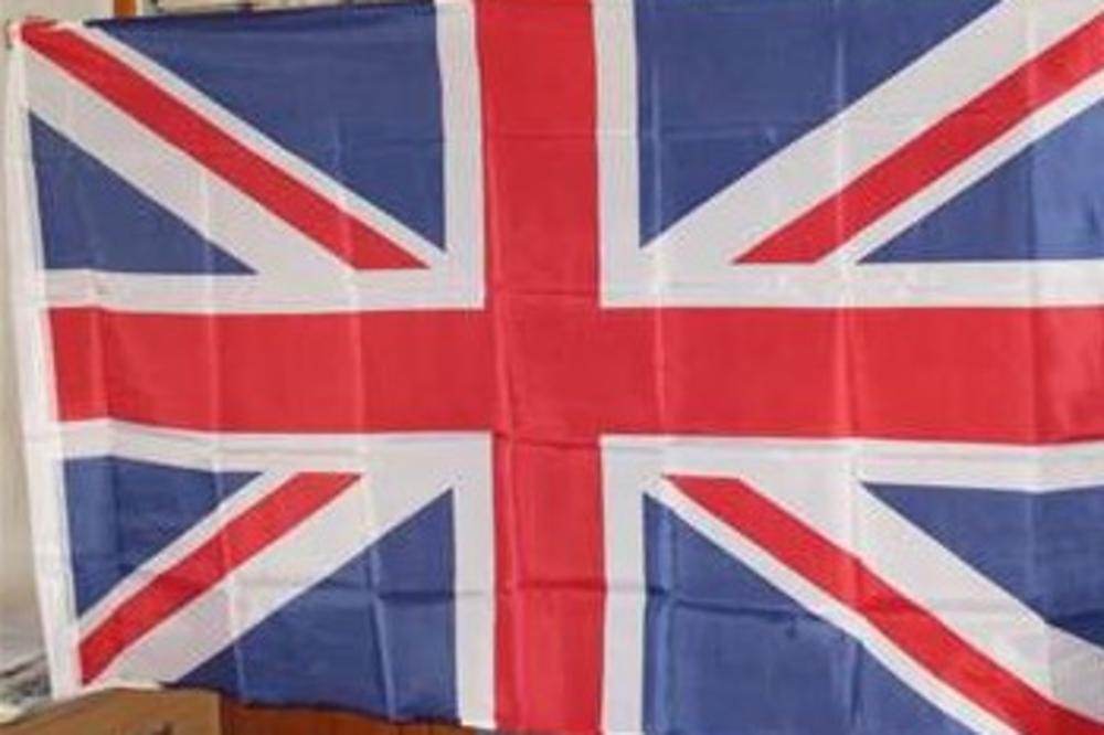 ČUJU SE SIRENE NA SVE STRANE: Širi se DIM iz zgrade britanskog Parlamenta, evo o ČEMU je reč!