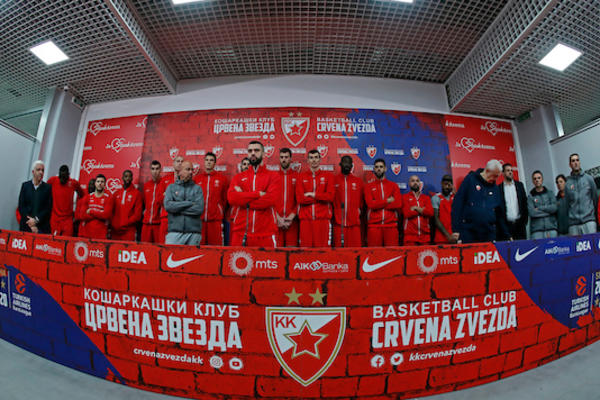 FILMSKI OBRT PRED MEČ U MORAČI: Igrači Zvezde došli na aerodrom, ali onda...