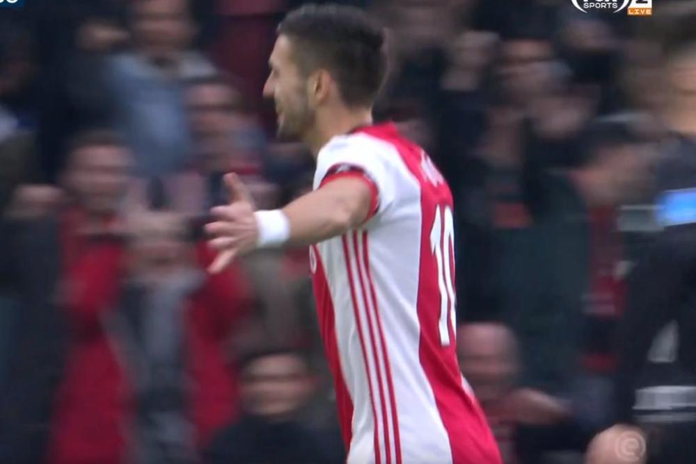 FUDBALSKE ČAROLIJE DUŠANA TADIĆA: Asistencija, pa udarac špicem koji cepa mrežu - Ajaks je demolirao Hag!