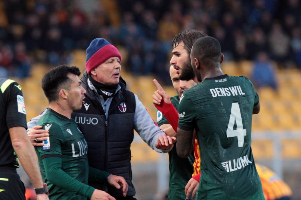 POSLE NAPADA NA MIHU GRLIO SRBINA: Isplivala fotka iz svlačionice Bolonje nakon velikog skandala!