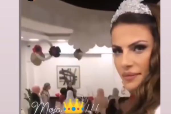 ZILHA ODBACILA EDOVO PREZIME PA SE POJAVILA NA OVOM DOGAĐAJU! Blistala u VENČANICI, svi bruje o njenom IZGLEDU!