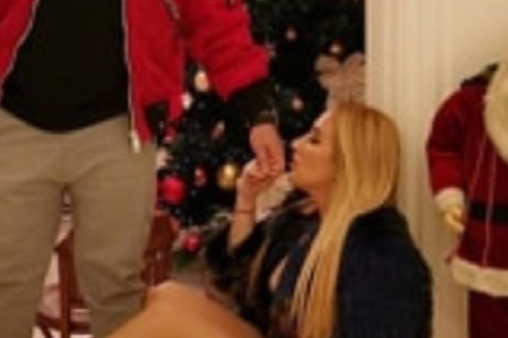 MAĆEHA STEFANA KARIĆA NA PODU LJUBI OSMANU RUKU! Fotografija koja je ŠOKIRALA javnost