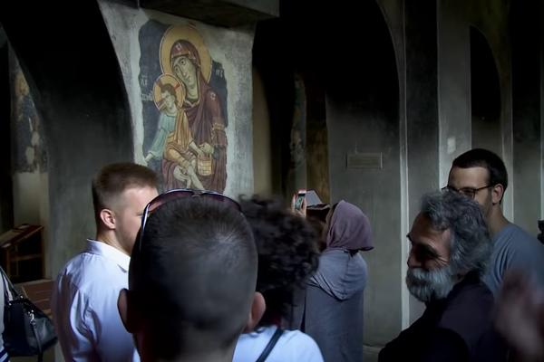 PUCANO NA JEDNU OD NAJVEĆIH SRPSKIH SVETINJA! Napadnuta crkva Uspenja Presvete Bogorodice!